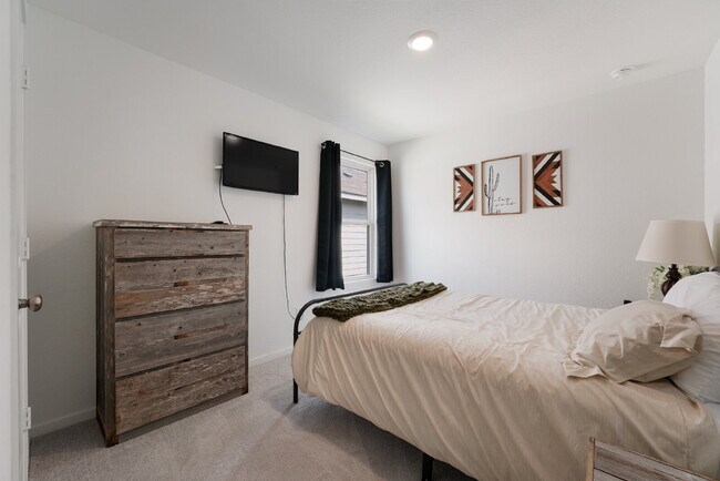 Building Photo - "NO RENT UNTIL SEP 1! Charming 4-Bedroom Oasis with 2 Full Baths in Converse - 1500 Sq Ft of Comf...