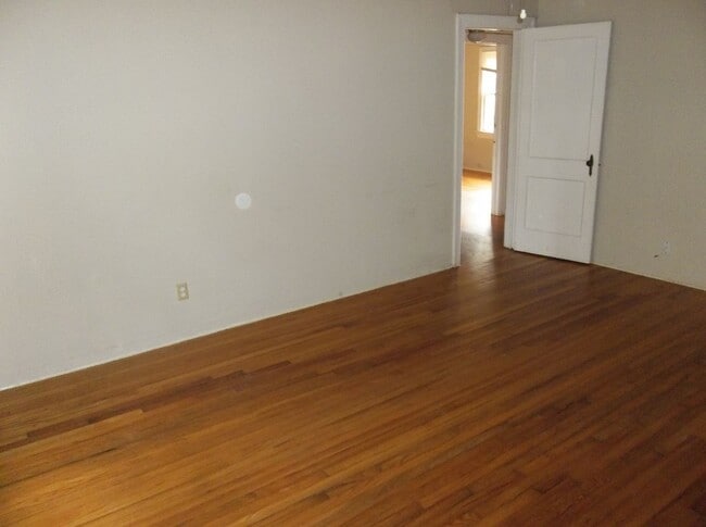 Building Photo - 100 Edwards St