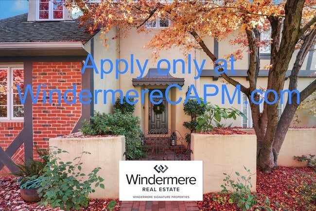 Building Photo - Stunning 5 Bed/3 Bath Home in Highly Desirable Fab Forties of East Sacramento!