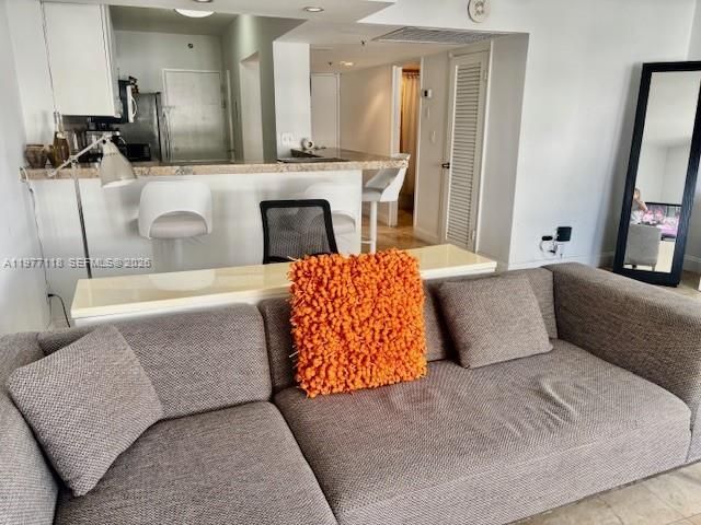 Building Photo - 100 Lincoln Rd