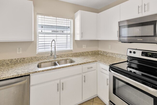 Building Photo - 2408 Camden Oaks Pl