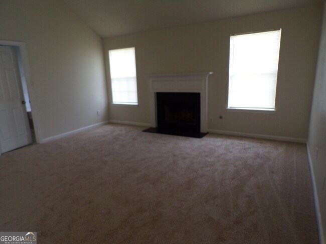 Building Photo - 1527 Paceville Ct NE