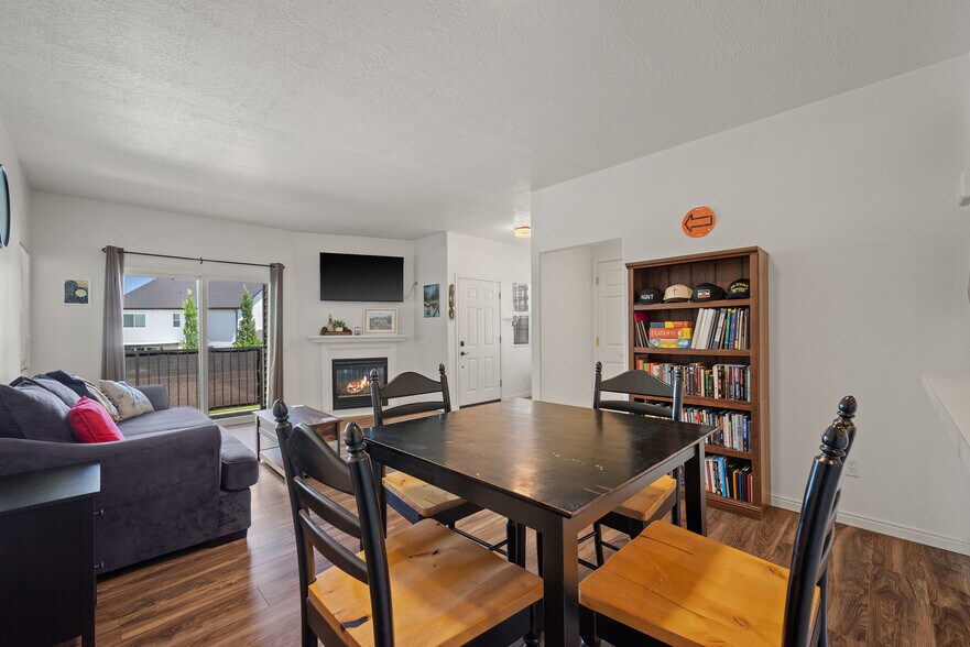 Building Photo - 3734 S Carlisle Park Pl
