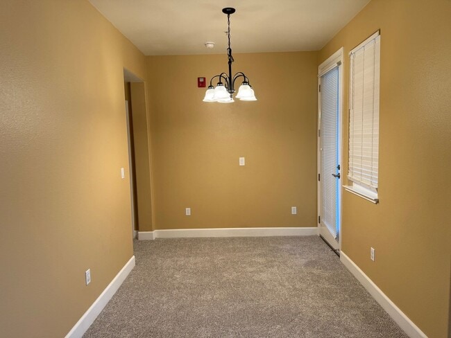 Building Photo - 1 bedroom Condo at The Phoenician w/ new carpet