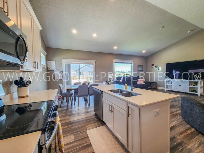 Building Photo - Spacious 4 Bedroom Ranch with Finished Basement & 3-Car Garage in Waukee