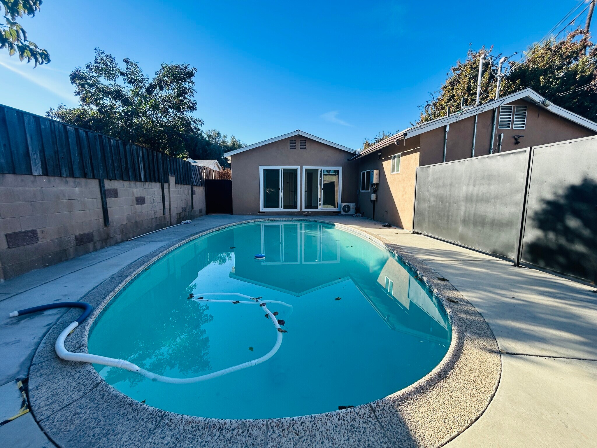Building Photo - 17750 Valerio St