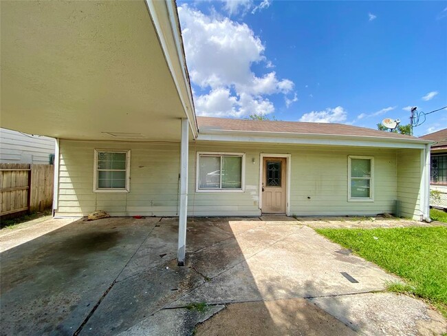 Primary Photo - 7215 Force St
