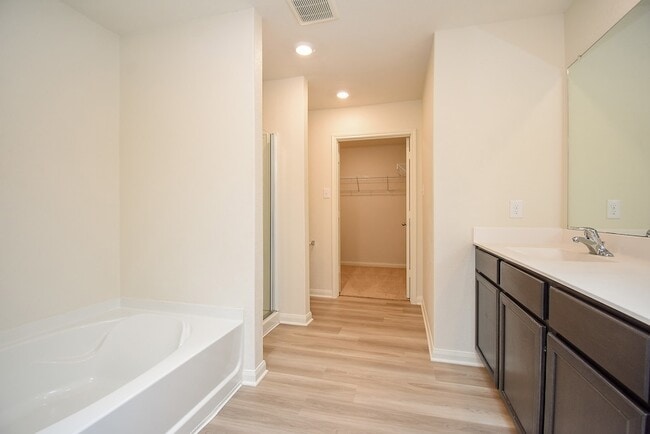 Building Photo - 405 Texas Olive Dr