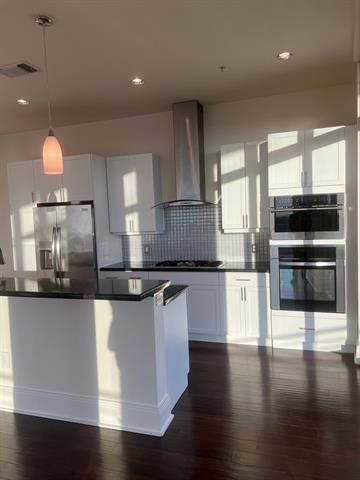 Building Photo - 8066 Park Ln