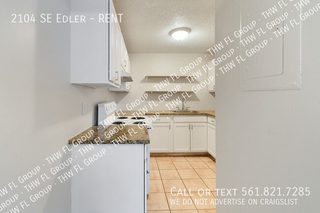 Building Photo - 2104 SE Edler Dr