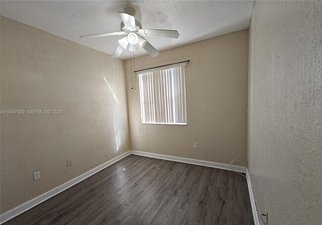 Building Photo - 2637 SE 16th Terrace