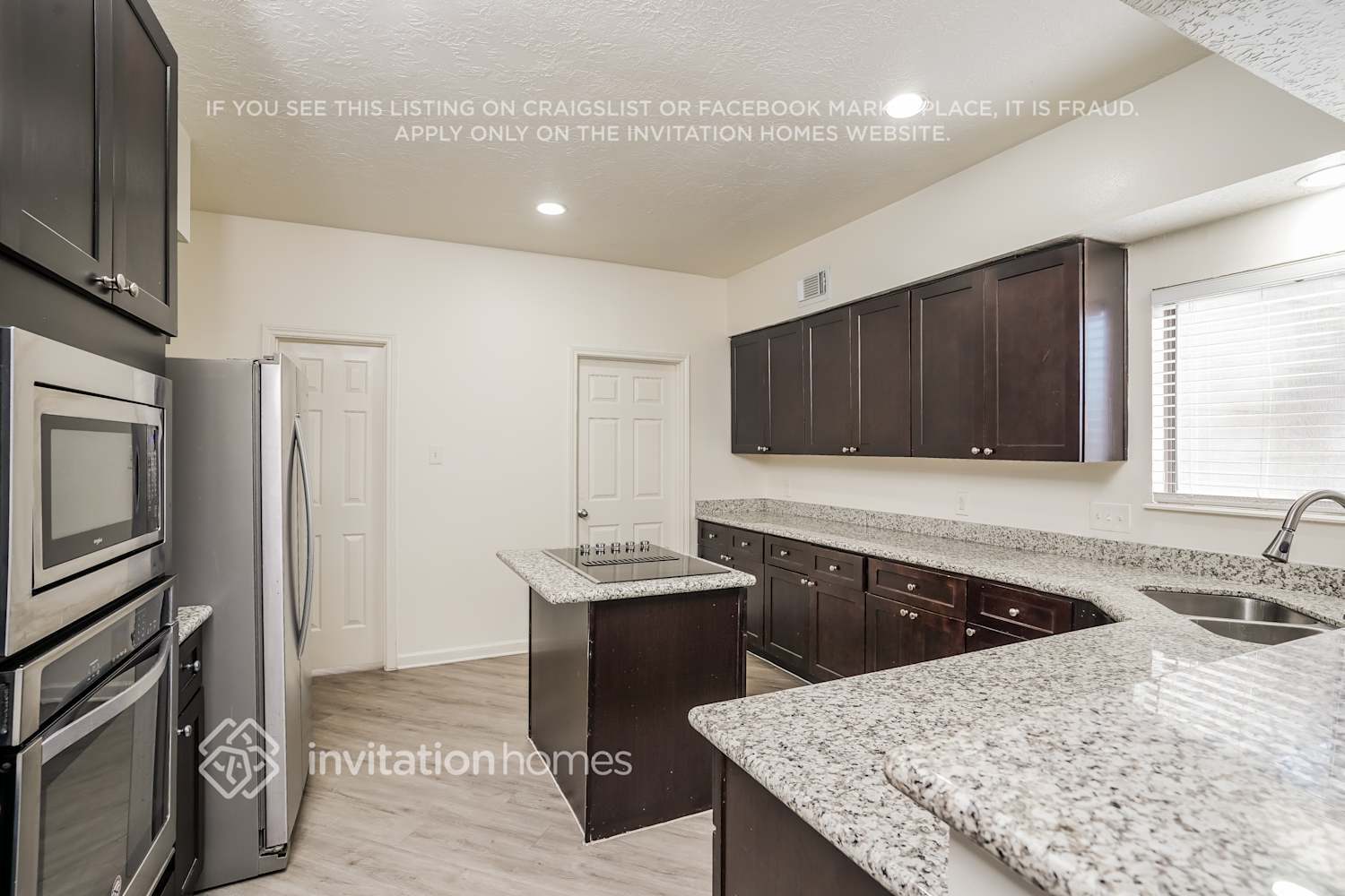 Building Photo - 11903 Gardenglen Dr