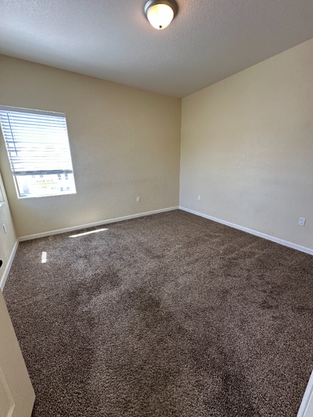 Building Photo - 430 W Pikes Peak Ave