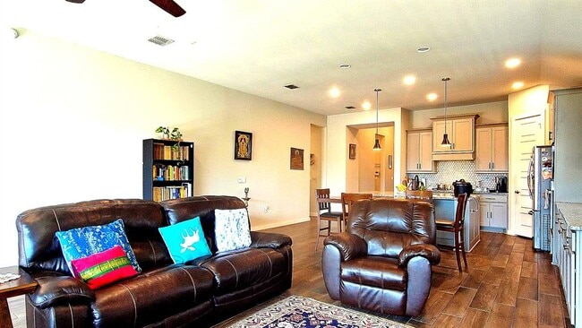 Building Photo - 8001 Silhouette St