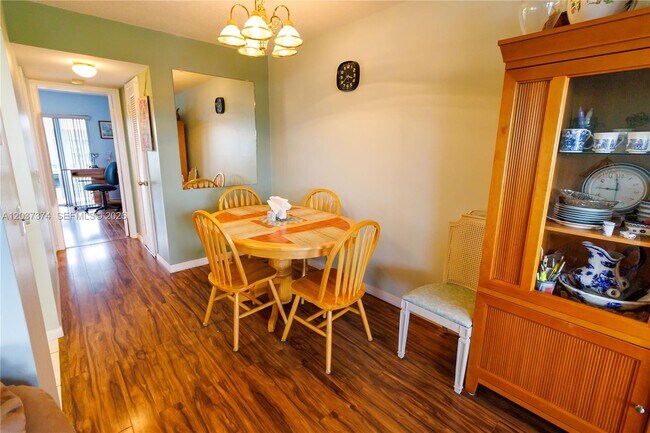 Building Photo - 90 Berkshire D