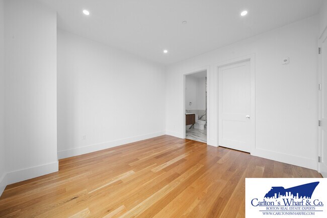 Building Photo - 218 Old Colony Ave