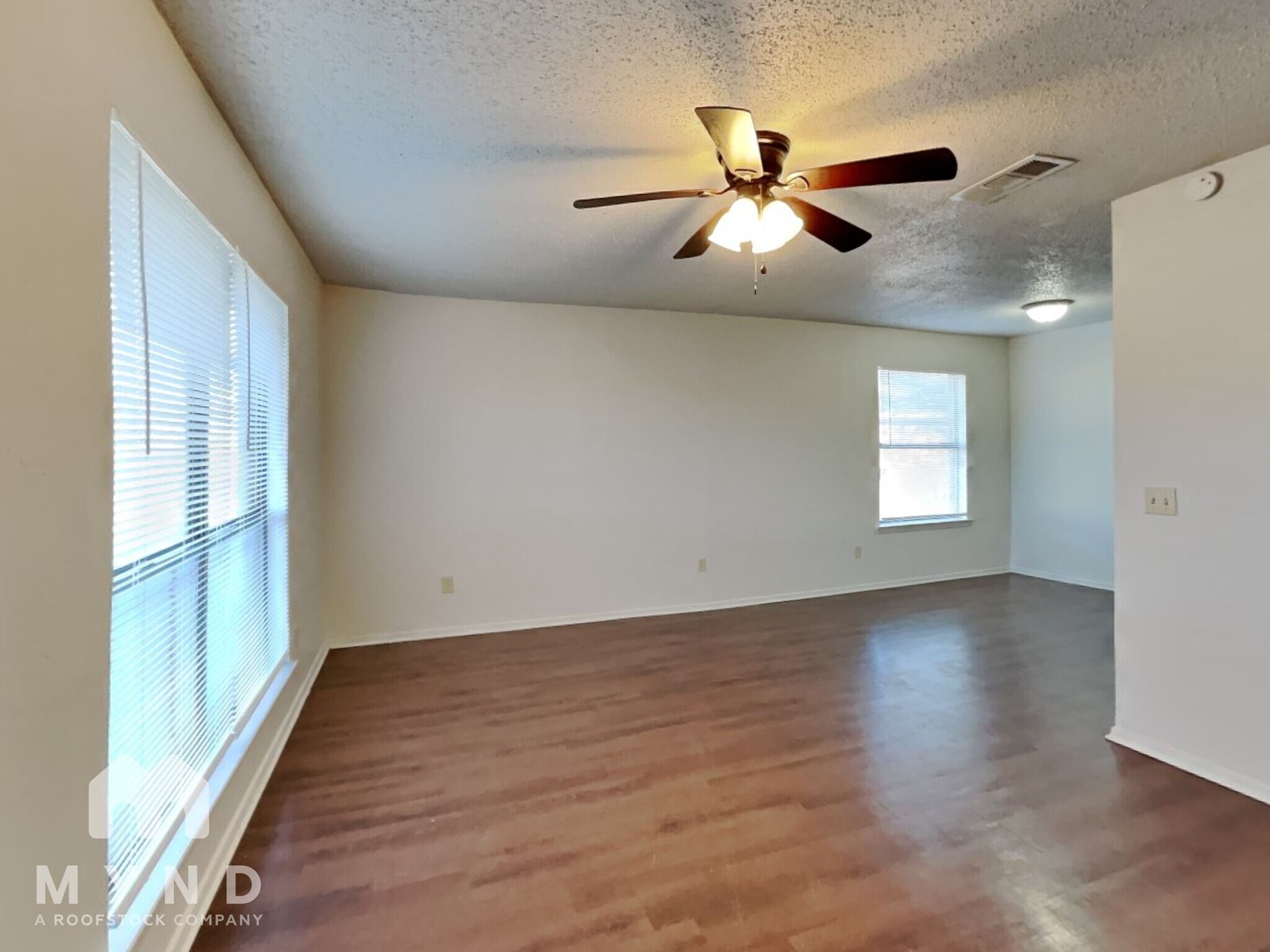 Building Photo - 1303 Berry Dr