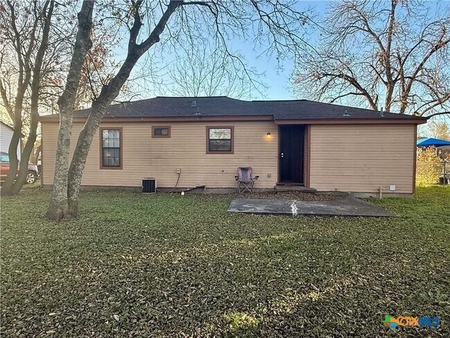 Building Photo - 1202 Stewart St