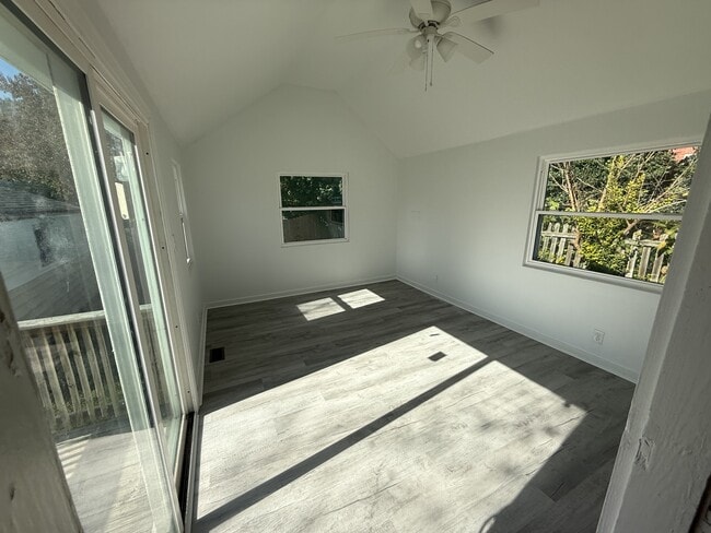 Building Photo - 9631 Worth St