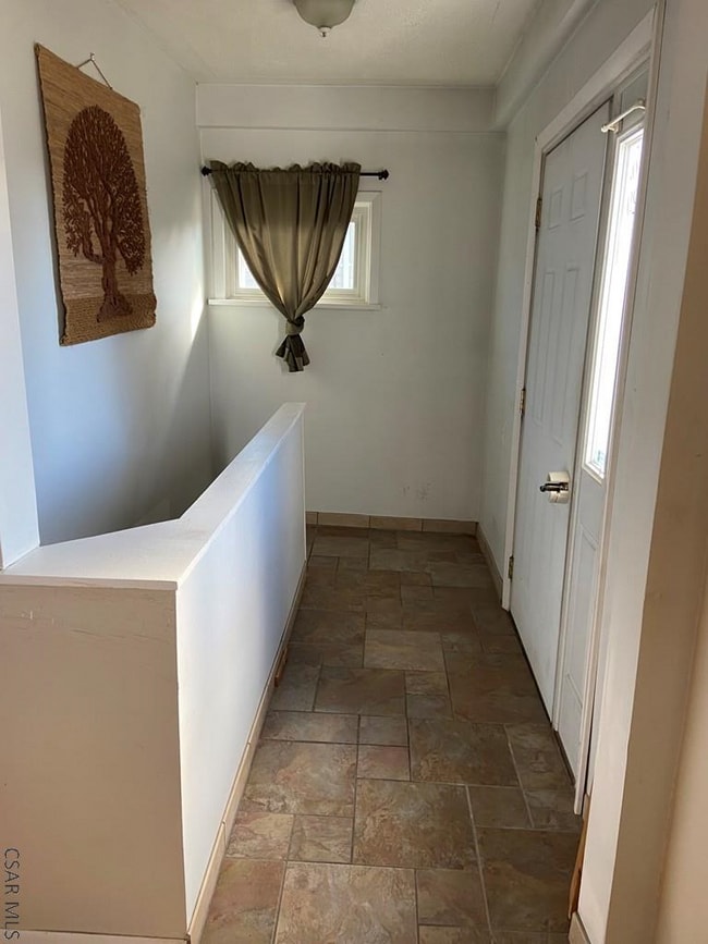 Building Photo - 129 Hawthorne St