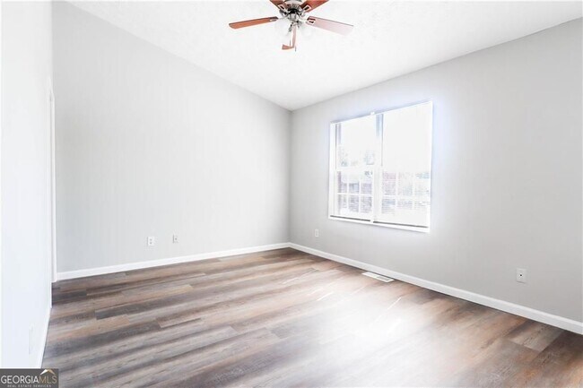 Building Photo - 5823 Strathmoor Manor Cir