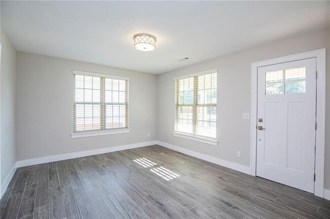 Building Photo - 717 N Mt Olive St