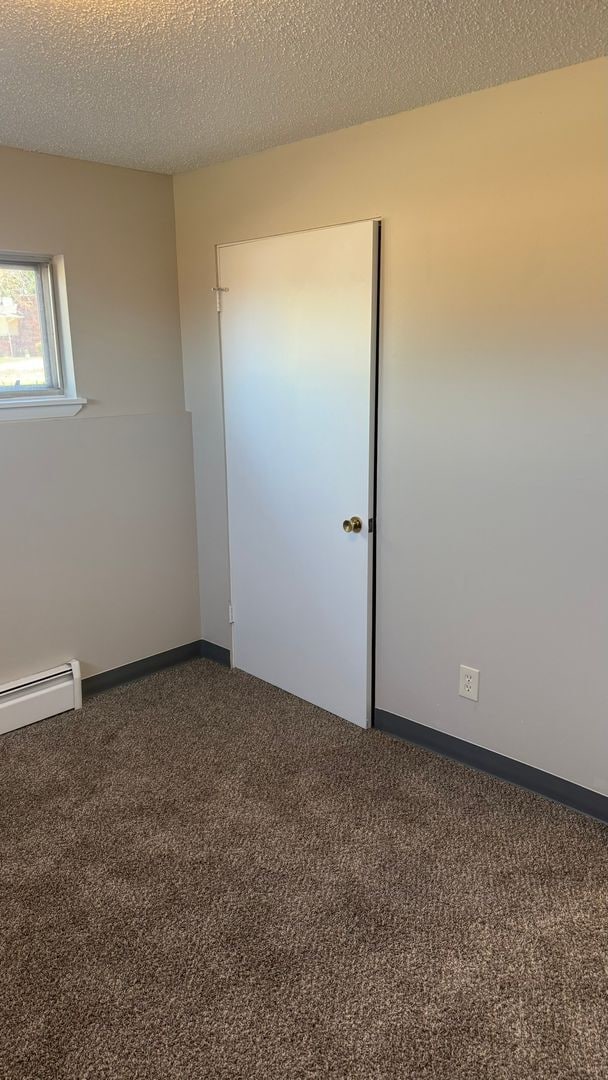Building Photo - 547 Greenwood Dr