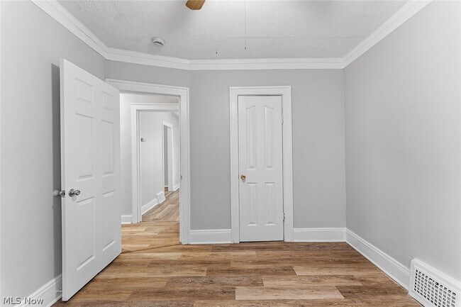 Building Photo - 3400 W 117th St