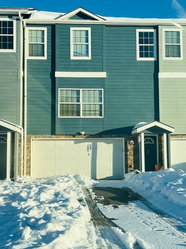 Primary Photo - Charming Townhome, Prime Location, Cozy Li...