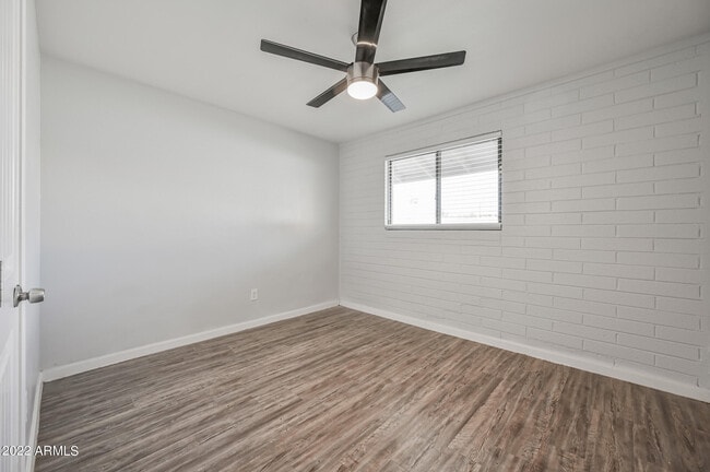 Building Photo - 1744 W Glendale Ave