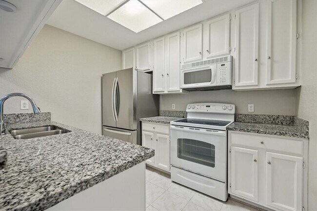 Building Photo - 11711 Memorial Dr