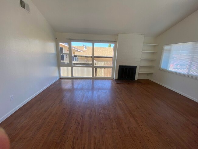 Building Photo - 2548 Duke Ave