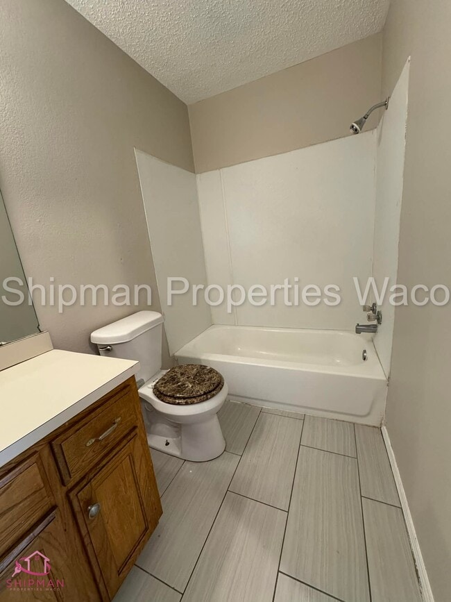 Building Photo - 4709 Lexington St