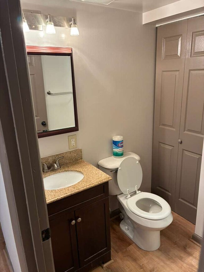 Building Photo - 1131 Marcy Ave