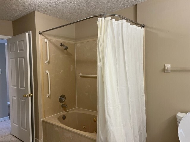 Bath - 6672 Pondside Cir
