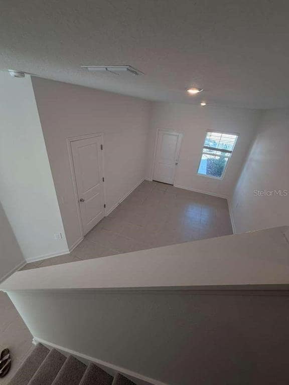 Building Photo - 2728 Skyline Lp