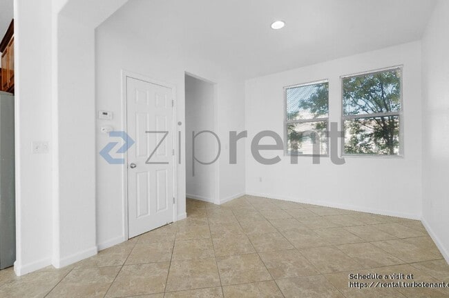 Building Photo - 10923 Tower Park Dr