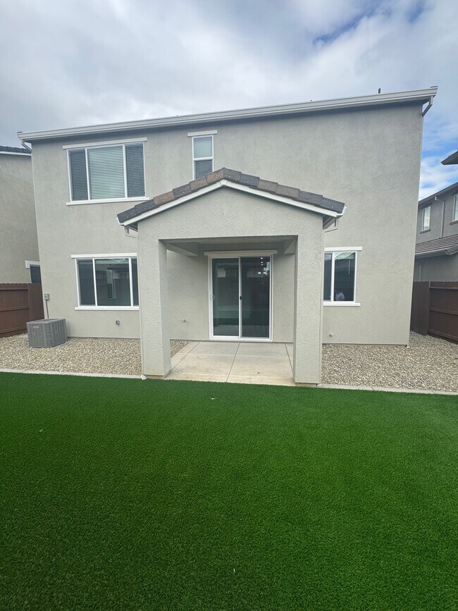 Building Photo - 4041 Flathead Dr