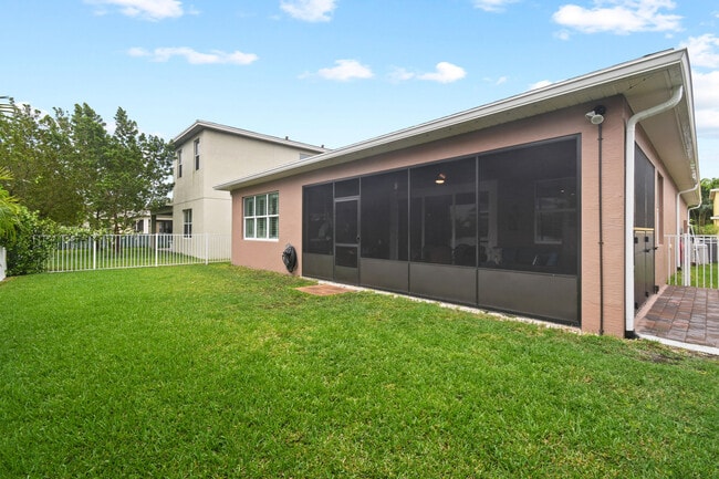 Building Photo - 1277 NW Leonardo Cir