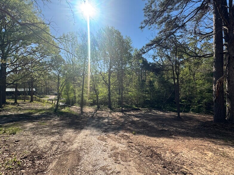 Building Photo - 7485 Sturrock Rd