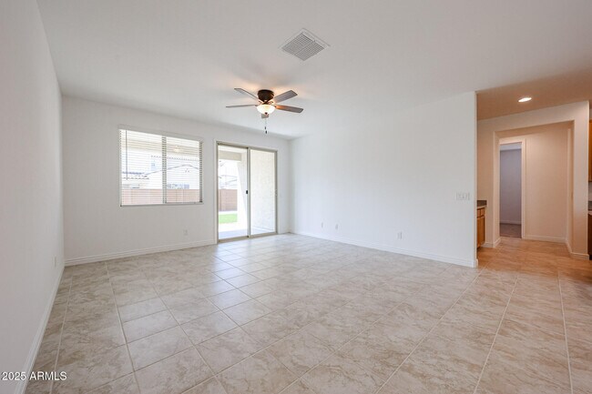 Building Photo - 8857 W Colter St