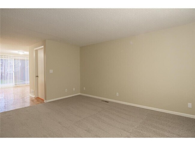 Building Photo - 38 Winona St W