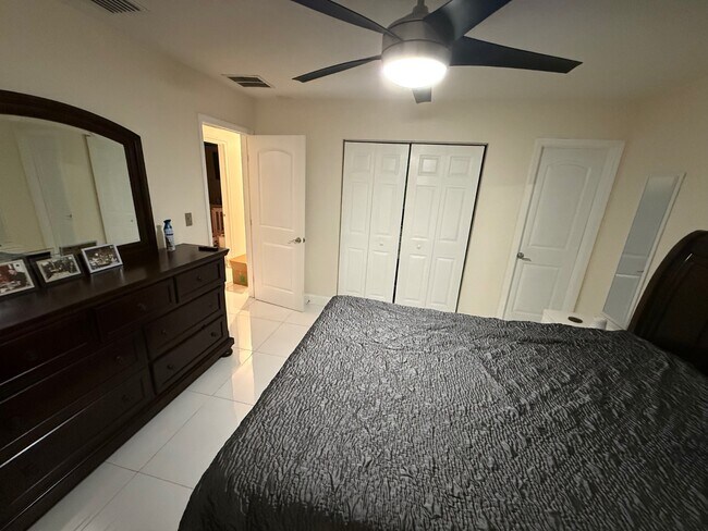 Building Photo - 2504 Ranch Lake Cir