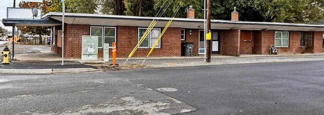 Building Photo - 1101 S 20th Ave