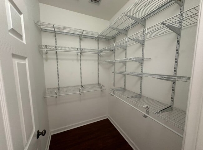 Building Photo - 3687 Longfellow Rd