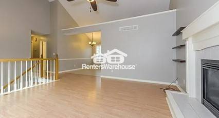 Building Photo - 3 Bed / 2 Bath Home in Raymore!! Available...
