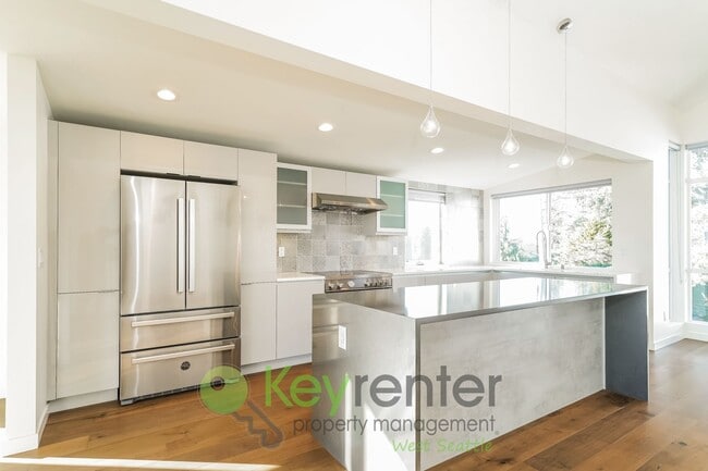 Building Photo - Live the Alki Lifestyle with Park and Beach at Your Door