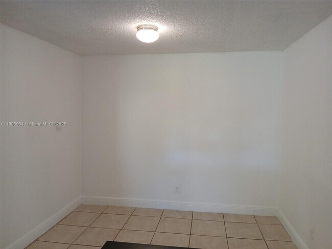 Building Photo - 10420 SW 158th Ct