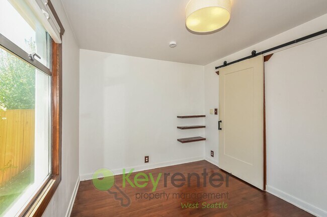 Building Photo - Clean Design and Easy Living in Seattle
