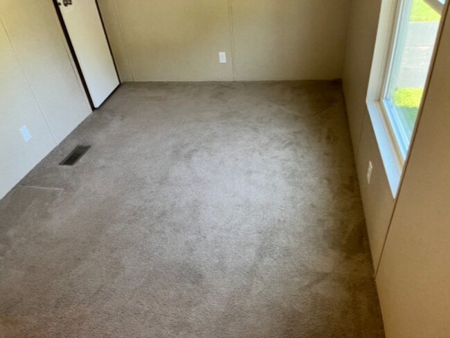 Building Photo - 811 Pointview Ct